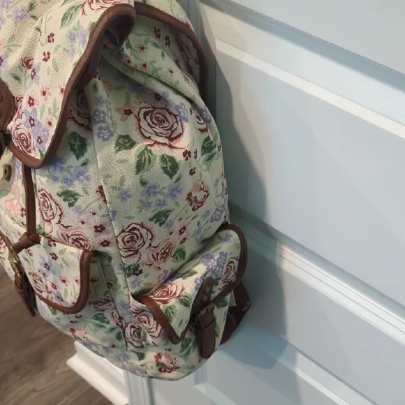 Mossimo Supply Co Cream and Brown Floral Backpack NWOT - Picture 3 of 17